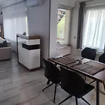 Vár-lak *