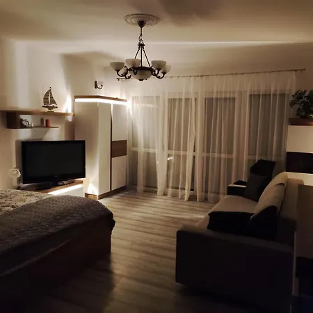 Var-lak Apartmanhaz דירה באלאטונפורד