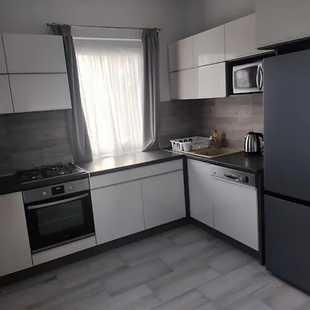 Var-lak Apartmanhaz Apartment Balatonfured