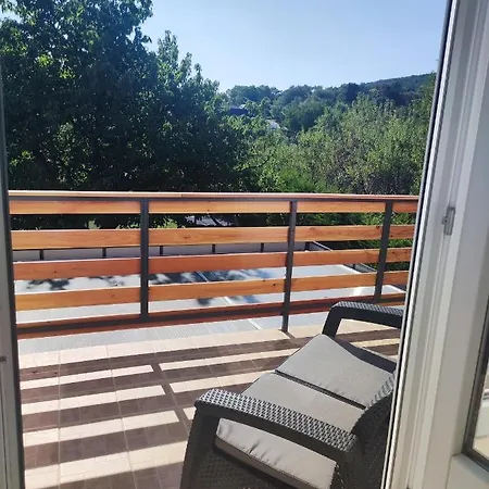 Var-lak Apartmanhaz * באלאטונפורד