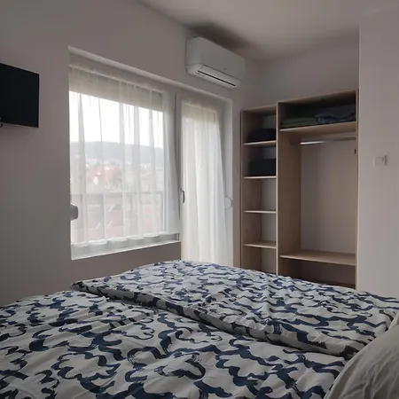 Var-lak Apartmanhaz Balatonfured