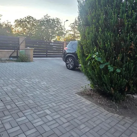 Var-lak Apartmanhaz 公寓