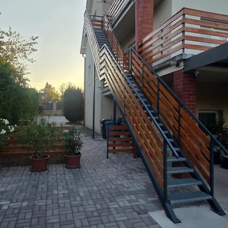 Var-lak Apartmanhaz 公寓