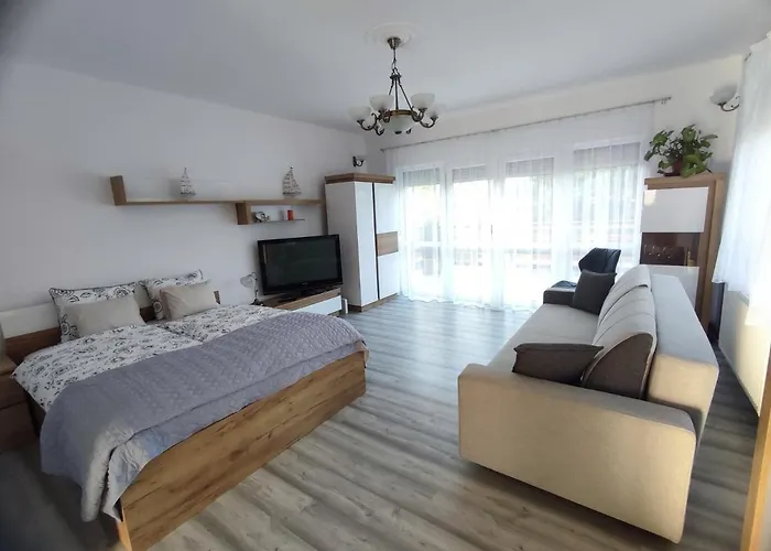 Var-lak Apartmanhaz *